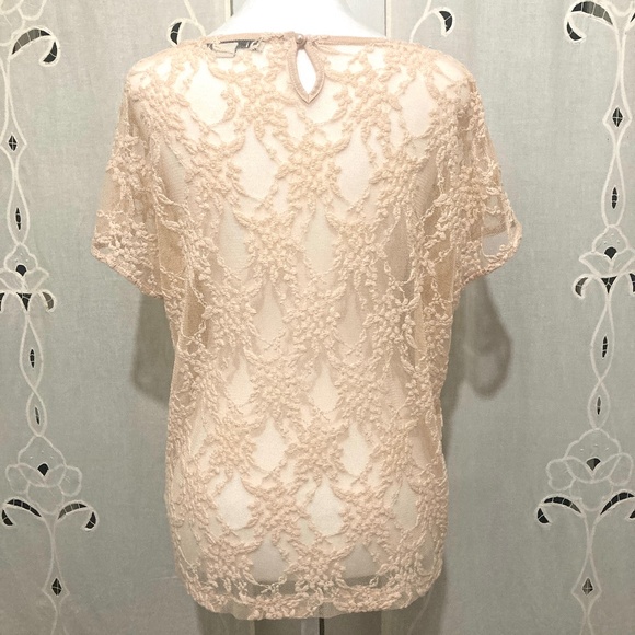 Gorgeous Lacey Light Pink Top, Size M - Picture 4 of 6